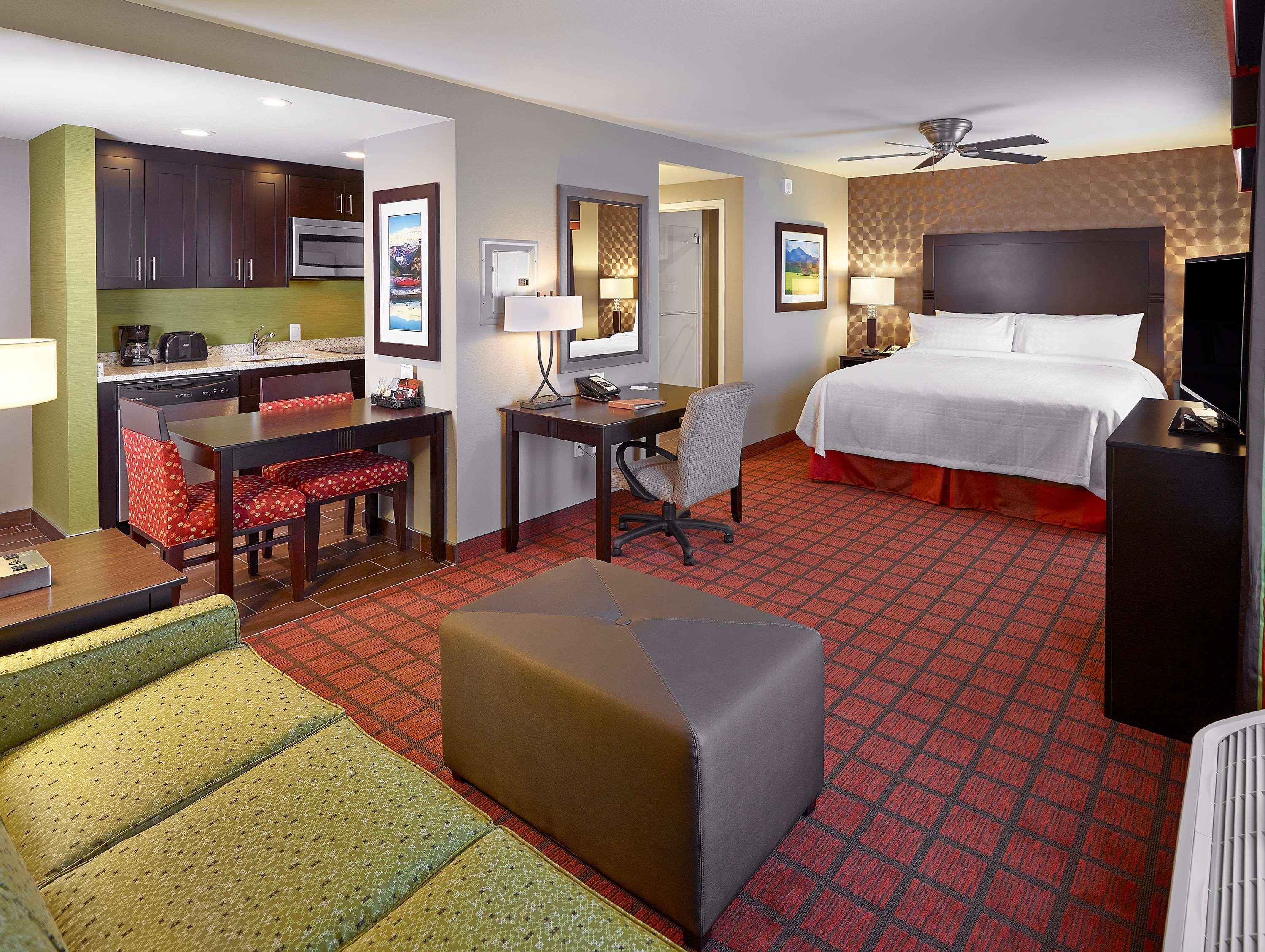 Hotel Homewood Airport 3*
